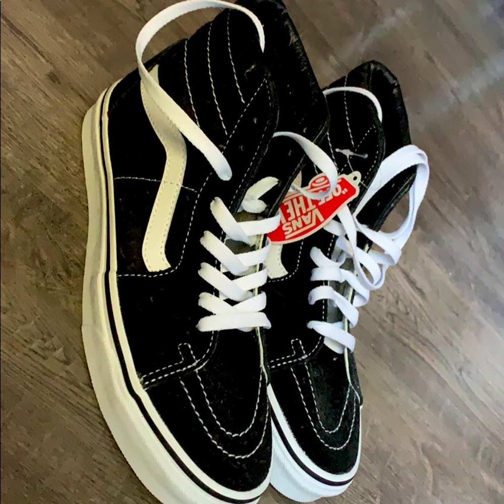 NWT Vans hi-top old skool